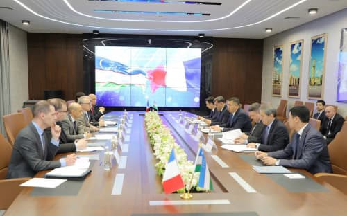 Укрепляются вопросы международного сотрудничества с Францией