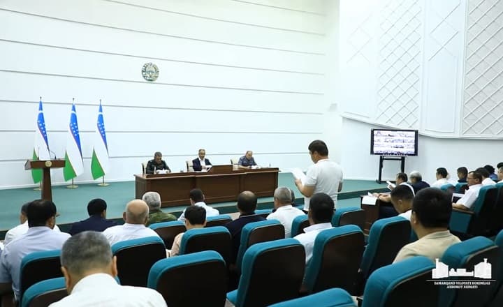 Обсуждено состояние работ по строительству и ремонту автомобильных дорог в области